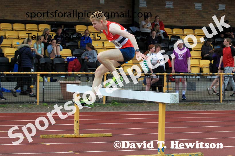 2000 metres steeplechase, 2022 NEGP Monkton No 4, June 29th. Photo: David T. Hewitson/Sports for All Pics